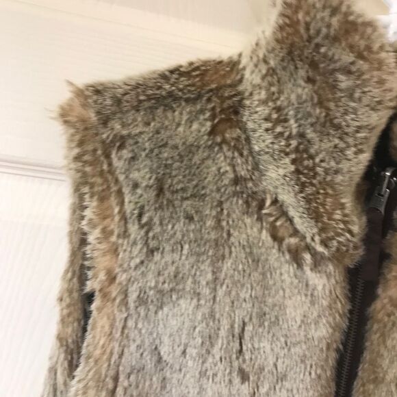 Gap Reversible Faux Fur Vest - Picture 7 of 9